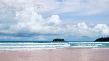 Kata beach ve Koh Pu Adası da bilinen Yengeç Adası olarak, Phuket, Tayland