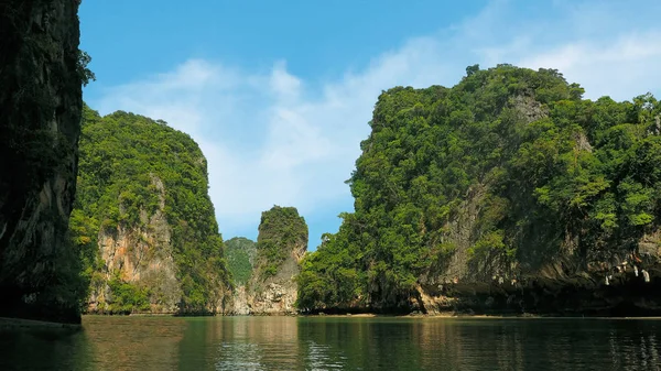 Bahía de Phang Nga, Mar de Andamán, Tailandia — Foto de Stock