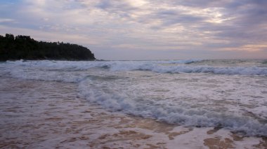Sahilde gün batımı, Karon, Phuket, Tayland