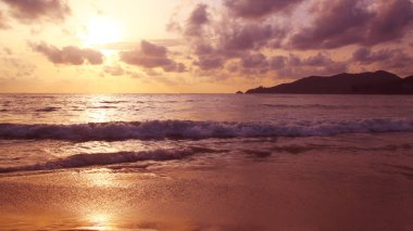 Sahilde gün batımı, Patong, Phuket, Tayland