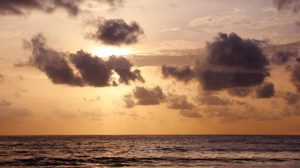 日落在海滩上 普吉岛 — 图库照片