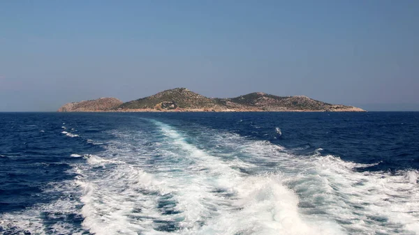 Gemi ufukta Symi adasıyla uyandı, Yunanistan