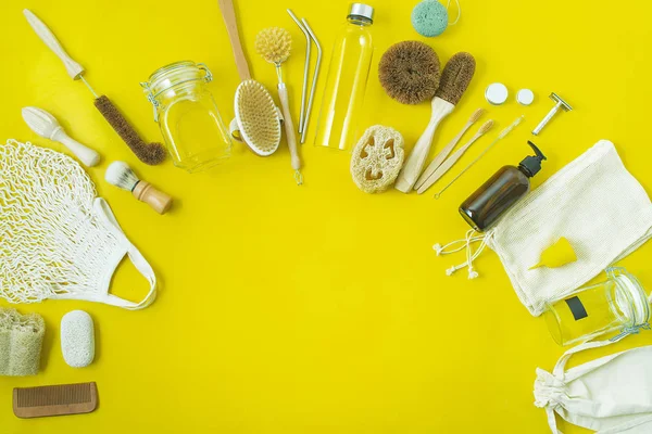 Μηδενικά απόβλητα kit lifestyle σε κίτρινο φόντο — Φωτογραφία Αρχείου