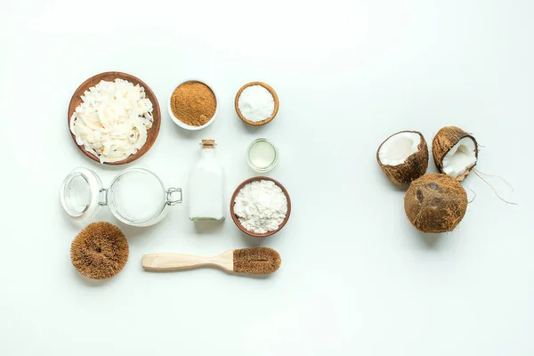 Variedade de produtos feitos de coco com espaço de cópia — Fotografia de Stock