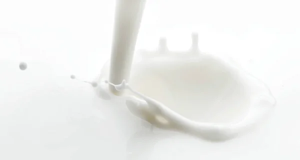 Giet Melk Splash Geïsoleerd Witte Achtergrond — Stockfoto