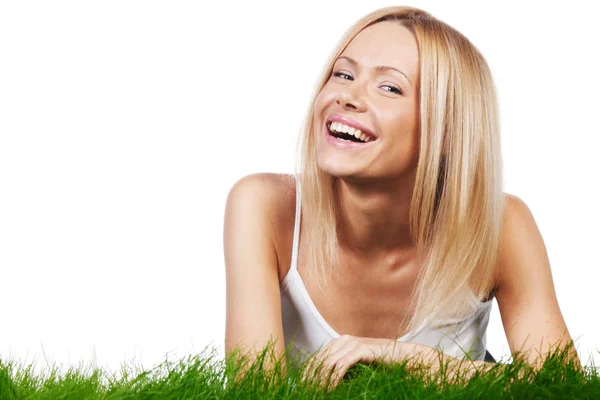 Молодая Счастливая Женщина Лежит Весенней Траве Изолированные Белом Фоне — стоковое фото