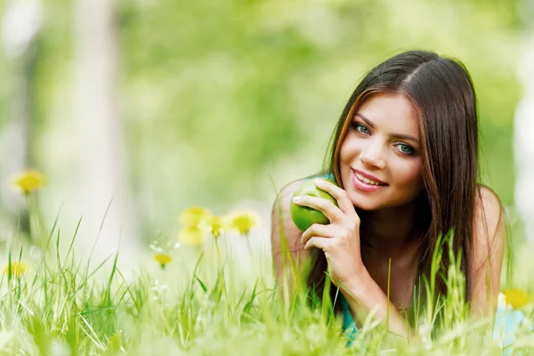 Young Beautiful Woman Apple Resting Fresh Green Grass Flowers — Stock Photo, Image