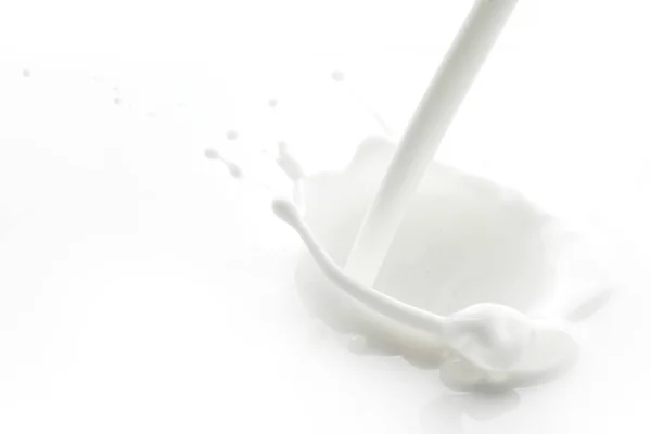 Ρίχνει Γάλα Splash Απομονώνονται Λευκό Φόντο — Φωτογραφία Αρχείου