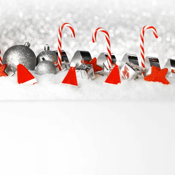 Різдвяна Листівка Декоративними Вафлями Цукерками Снігу — стокове фото