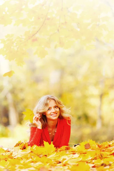 Happy Young Woman Laying Autumn Leaves Park — Stock Photo, Image