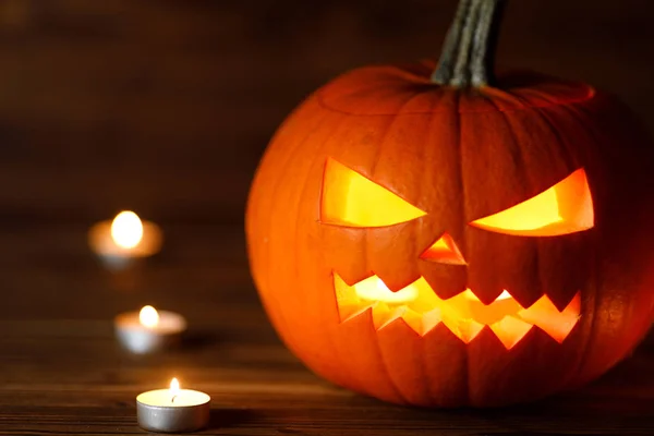 Halloween Pompoen Hoofd Jack Lantaarn Kaarsen Houten Achtergrond — Stockfoto