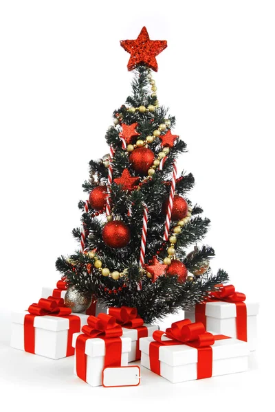 Decorated Christmas Tree Presents Isolated White Background — Stock Photo, Image