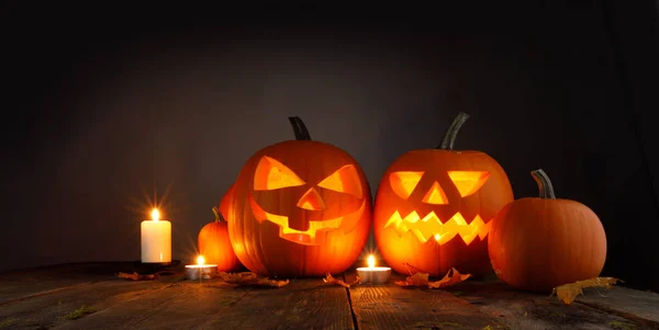 Halloween Pumpa Huvud Jack Lykta Och Ljus Trä Bakgrund — Stockfoto