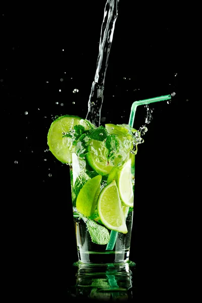 Frischer Mojito Cocktail Glas Auf Schwarzem Hintergrund — Stockfoto