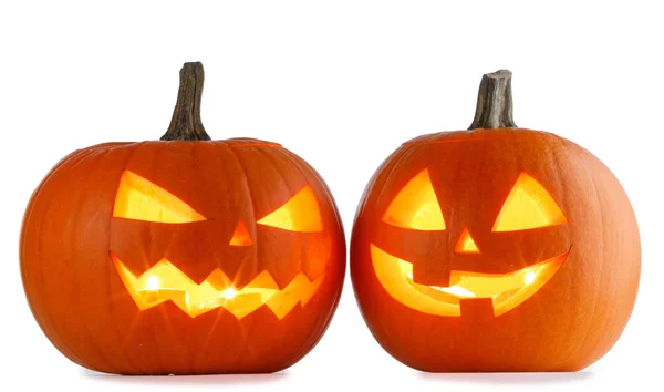 Zwei Halloween Kürbisse Die Sich Isoliert Auf Weißem Hintergrund Anschauen — Stockfoto