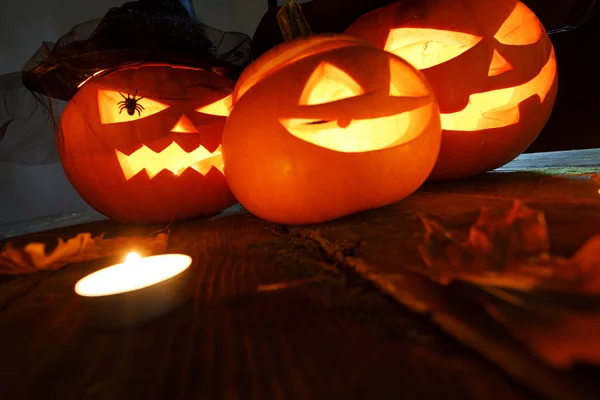 Jack Lantern Halloween Dýně Kloboukem Čarodějnice Pavouky Hořící Svíčky — Stock fotografie
