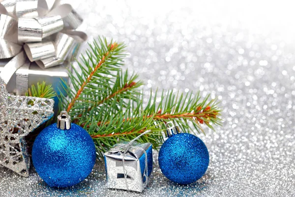 Vánoční Jedle Větev Stromu Dekorace Pozadí Stříbrný Třpyt — Stock fotografie
