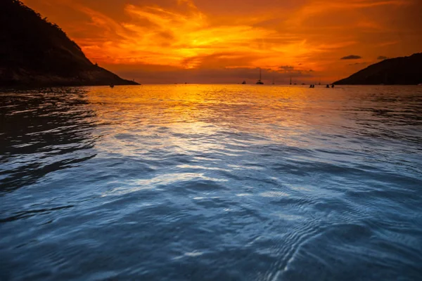 Jachty Piękne Tropikalne Morze Zachodzie Słońca Tajlandia — Zdjęcie stockowe