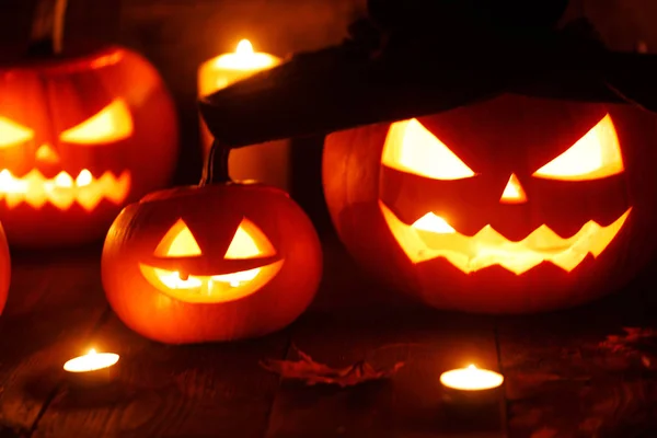 Jack Lanterna Abóbora Halloween Com Chapéu Bruxa Aranhas Teia Velas — Fotografia de Stock