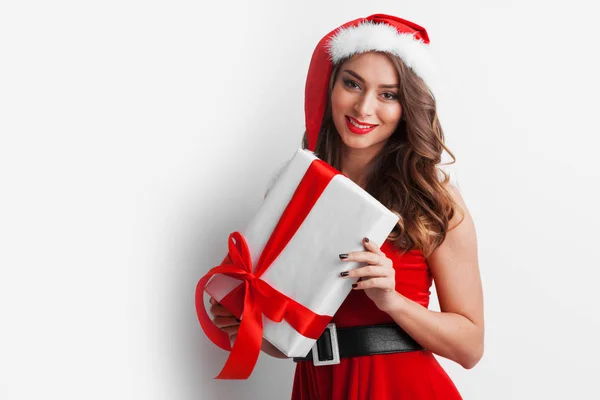 Hermosa Mujer Joven Santa Vestido Sombrero Celebrando Celebración Navidad Caja — Foto de Stock