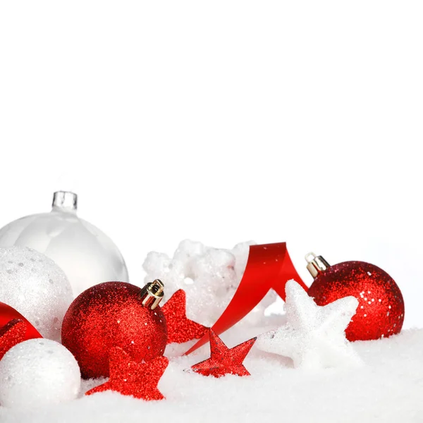 Κόκκινα Και Άσπρα Χριστούγεννα Μπάλες Και Διακόσμηση Στο Χιόνι Royalty Free Εικόνες Αρχείου