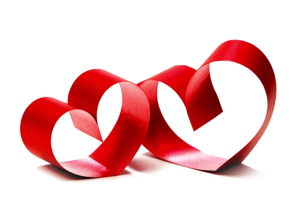 Corações Vermelhos Fita Arco Isolado Fundo Branco — Fotografia de Stock