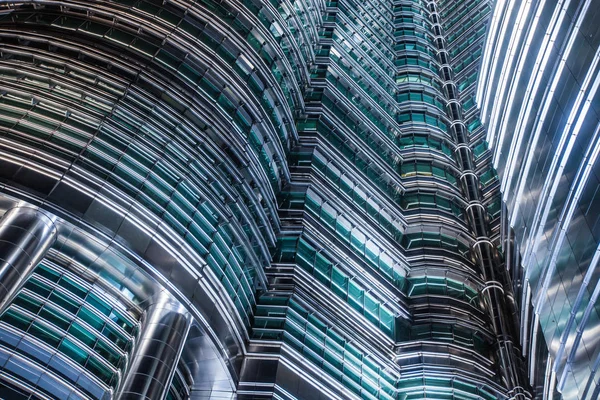 Kuala Lumpur Malezya Daki Fütürist Gökdelen Yakın Çekim — Stok fotoğraf