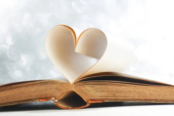 Pages Open Book Rolled Heart Shape Glitter Background — Stock Photo, Image