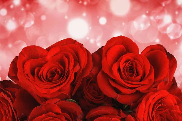 Букет Роз Форме Сердца День Святого Валентина Фоне Боке Огней — стоковое фото