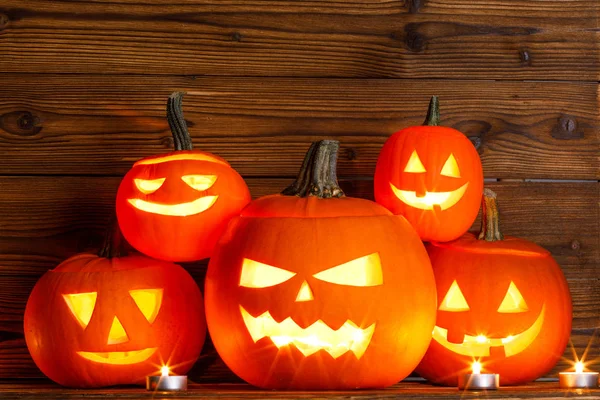 Calabaza y velas de Halloween — Foto de Stock