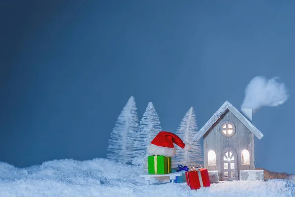 Ev ve hediyeler ile Noel kartı — Stok fotoğraf