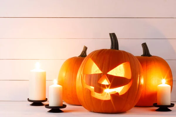 Halloween pumpa och ljus — Stockfoto