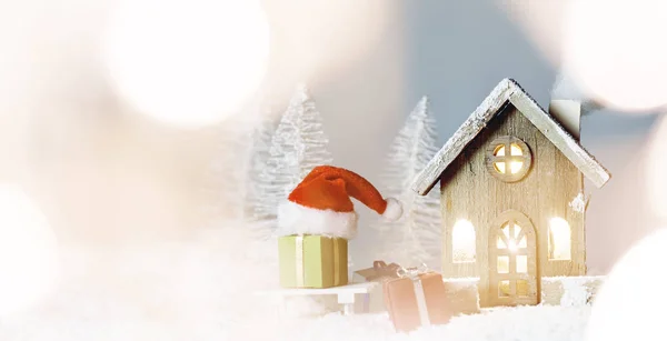 圣诞卡，房子在雪中 — 图库照片