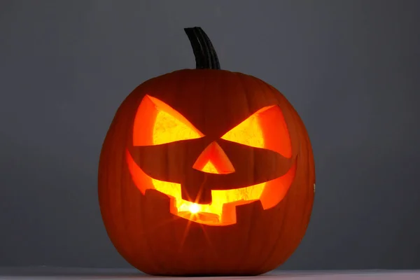 Parlayan halloween balkabağı — Stok fotoğraf