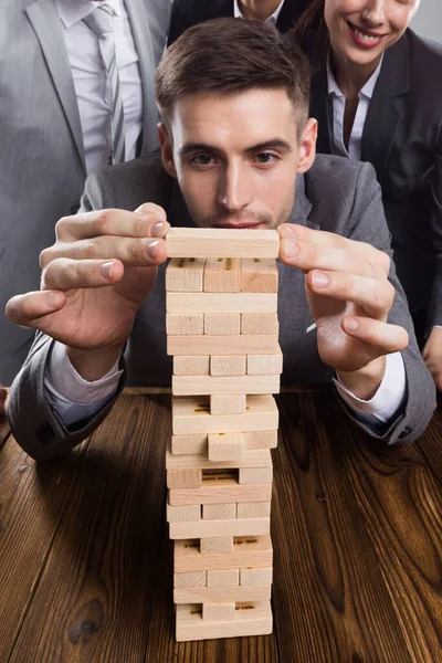 Business People Team Building Legno Puzzle Tower Cooperazione Concetto — Foto Stock