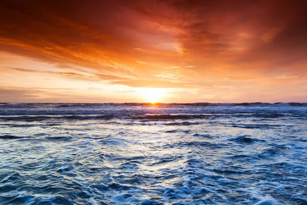 Increíble Puesta Sol Desde Bali Doble Seis Olas Playa Nubes — Foto de Stock