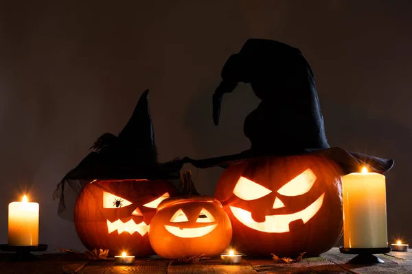 Jack Linterna Calabazas Halloween Con Sombrero Brujas Arañas Velas Encendidas —  Fotos de Stock