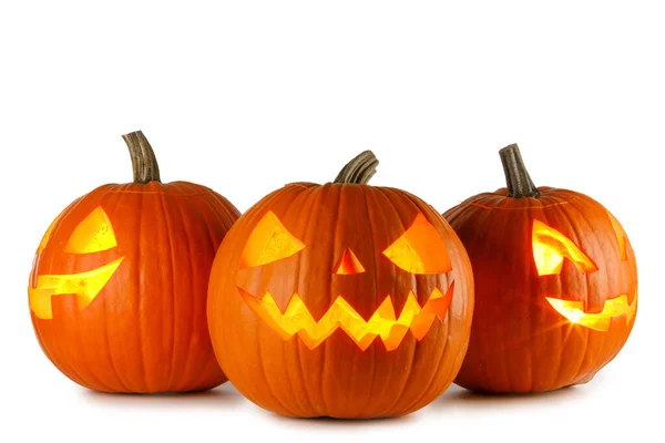Drie Halloween Pompoenen Geïsoleerd Witte Achtergrond — Stockfoto