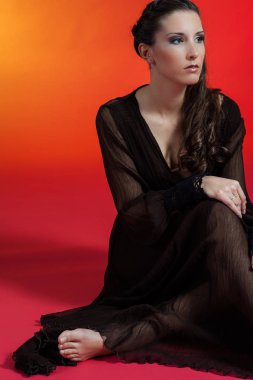 Genç courtisan esmer genç