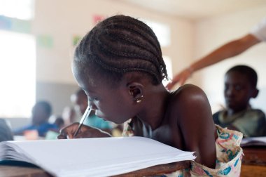 Mali - portre siyah bir kız öğrencinin portresi