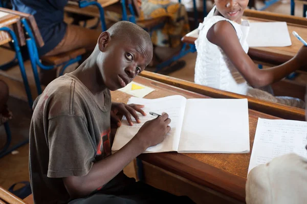 Mali - učebna černých afrických studentů — Stock fotografie