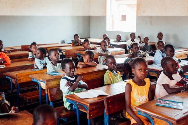 Mali - siyah Afrikalı öğrenciler sınıf
