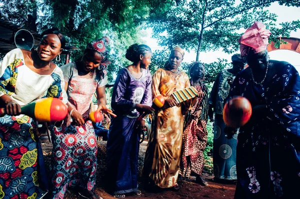 Black women dancing and singing — Stock Photo, Image