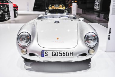 Rusya, Moskova, Merkezi'ne, 29 Ağustos - 9 Eylül 2012: klasik Porsche 550a Spyder 4 Moskova Uluslararası Otomobil salonu (Mias 2012)