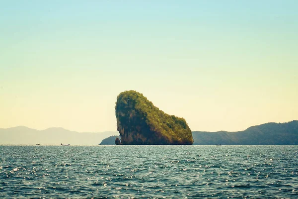 热带海岛在泰国 海山在泰国 — 图库照片