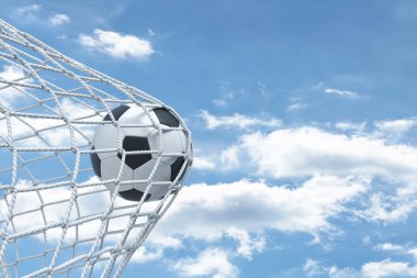 bir futbol topu kapıları ile bulutlu gökyüzü arka plan net gözyaşı yapamaz 3D render.