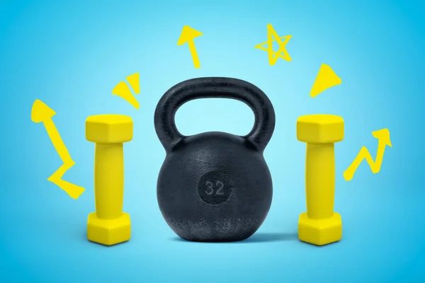 3D-rendering van de zwarte Kettlebell en twee gele halters op blauwe achtergrond — Stockfoto