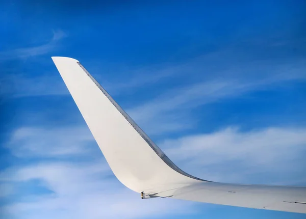 Foto Krásné Bílé Fragment Křídla Letadla Vzduchu — Stock fotografie