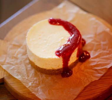 Parlak makro fotoğraf lezzetli tatlı peynir tatlı masada