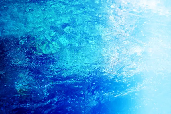 Fotoğraf arka plan parlak fokurdayan su bir dağ nehir